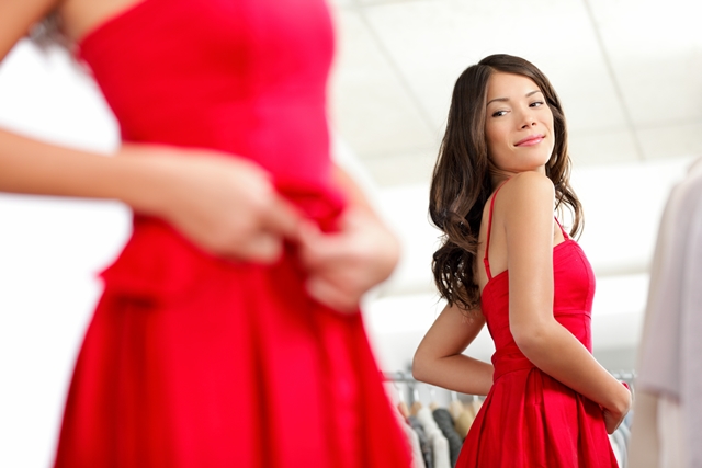 5 Tips Terlihat Elegan Mengenakan Pakaian Merah